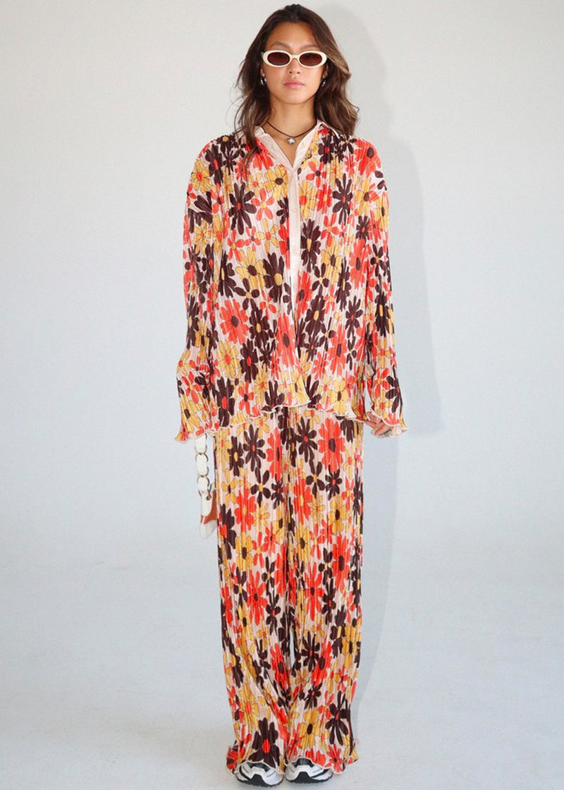 Groovy floral plissé set in brown