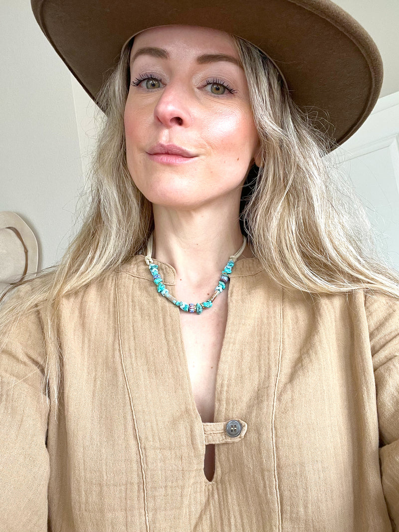 Suede turquoise necklace in ivory