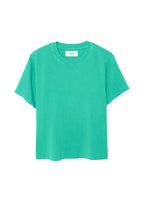 Georgy tee in green light