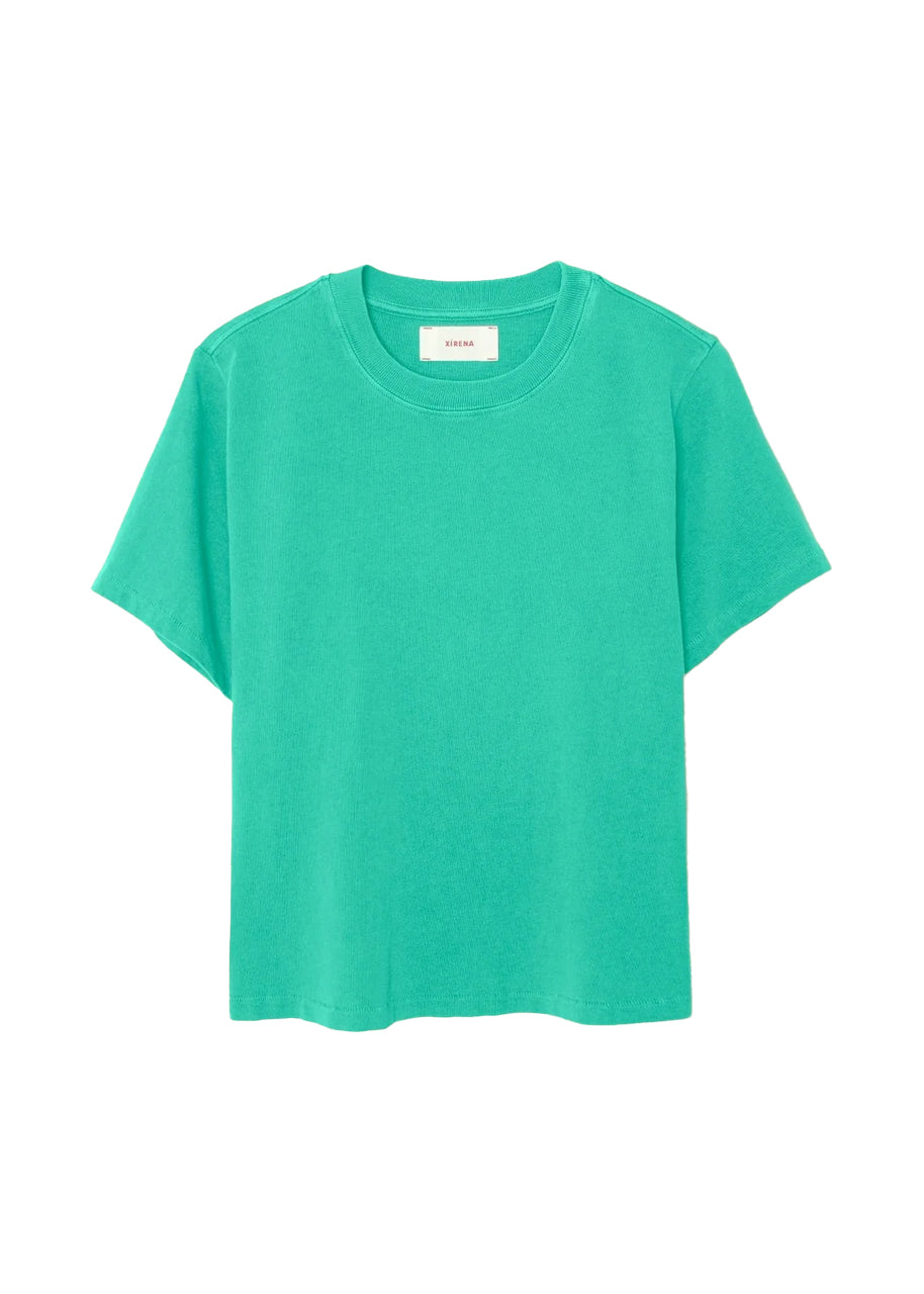 Georgy tee in green light