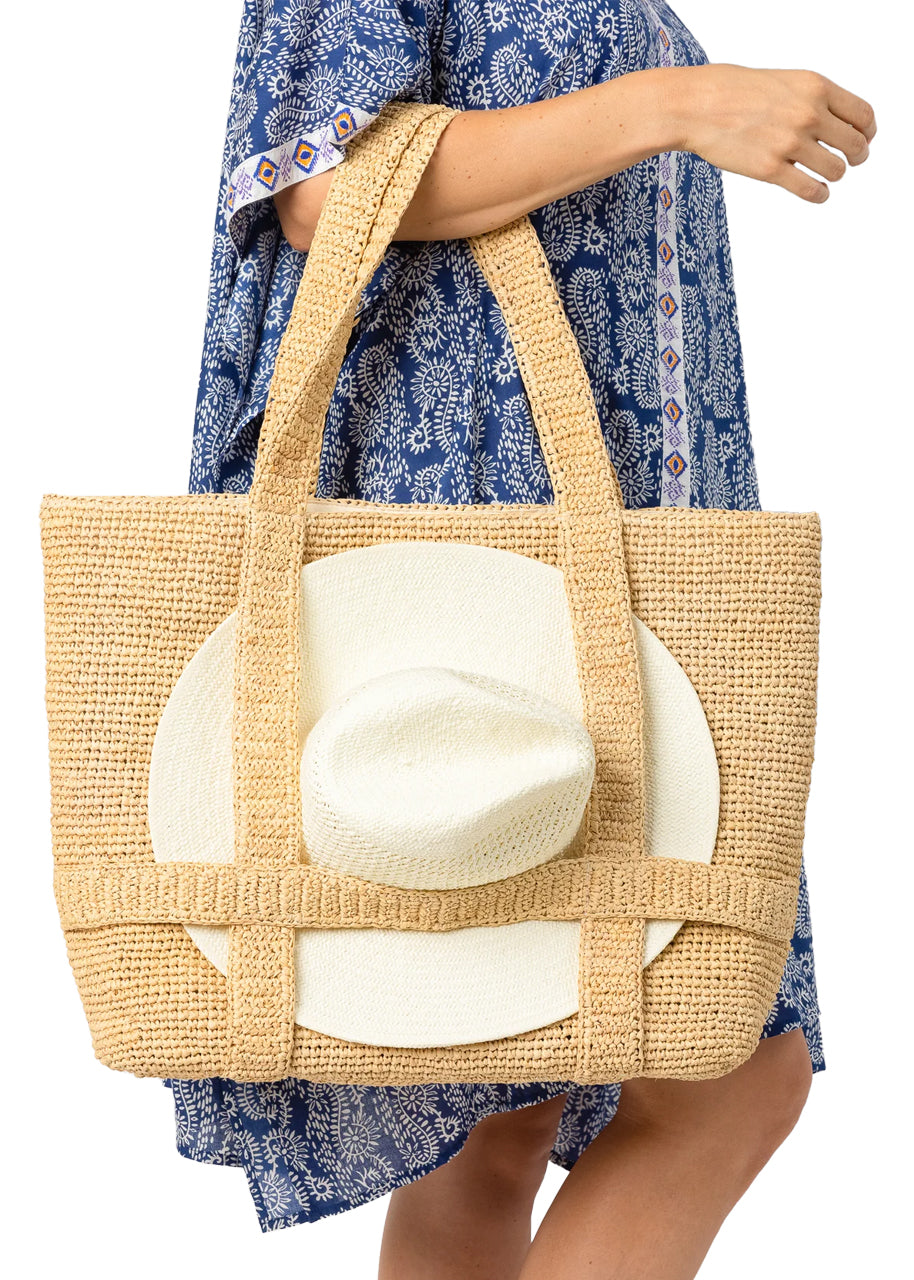 Original straw traveler bag in natural raffia