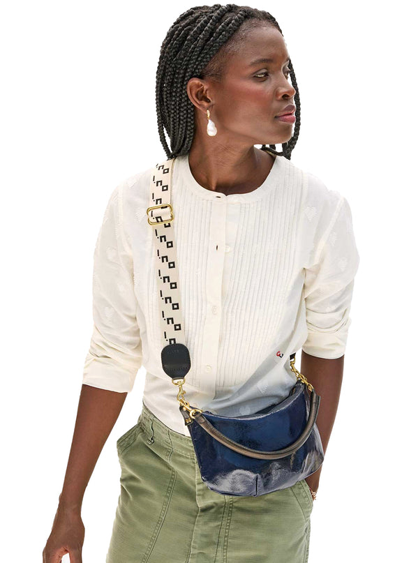 Petit moyen messenger in twilight crinkle patent Clare V