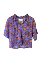 Meadow top in prism blue