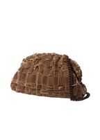 Velvet game bag in nocciola