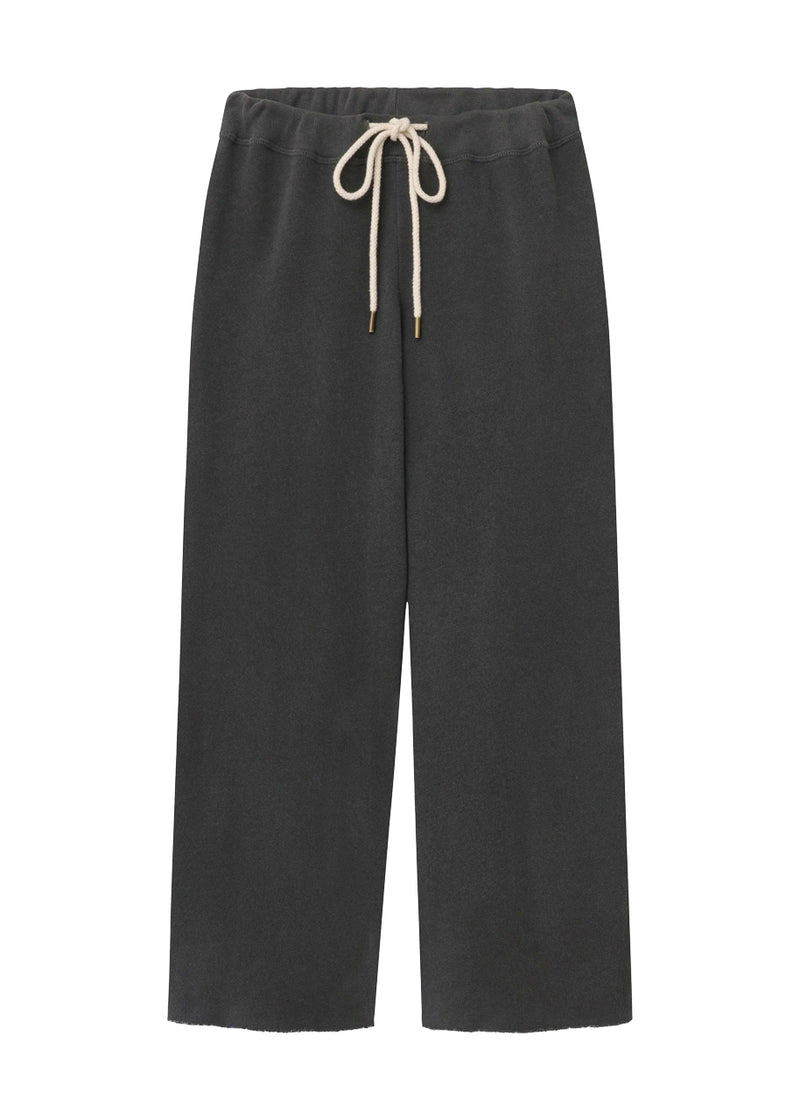 The wide leg cropped sweatpant in washed black