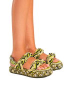 Maria braided flatform sandals in olive