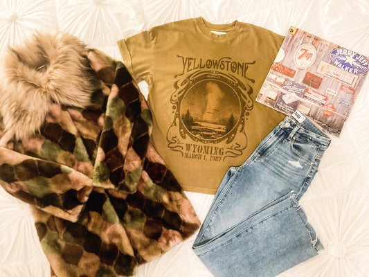 Yellowstone tour national parks boyfriend tee in olive