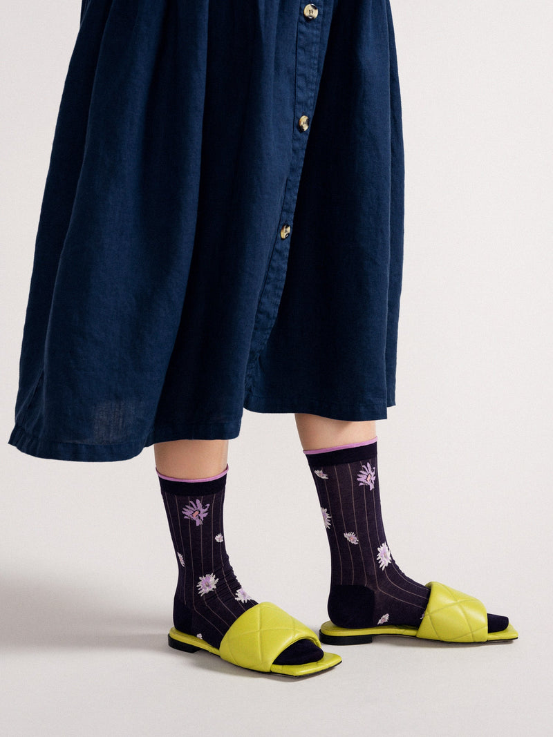 Cecilia crew socks in floral navy