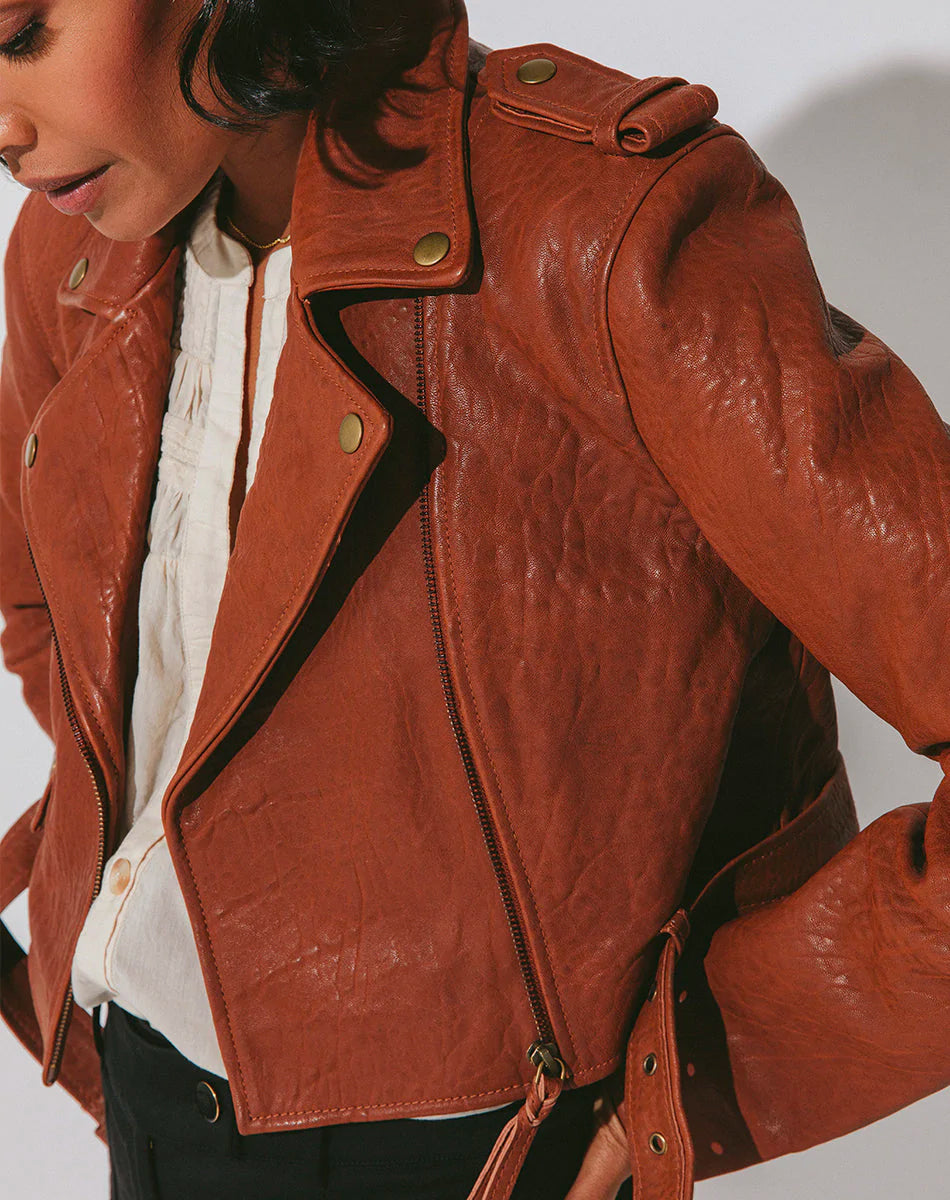 Cropped leather jacket in cognac