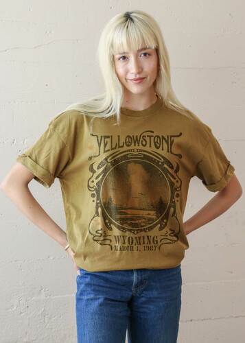 Yellowstone tour national parks boyfriend tee in olive