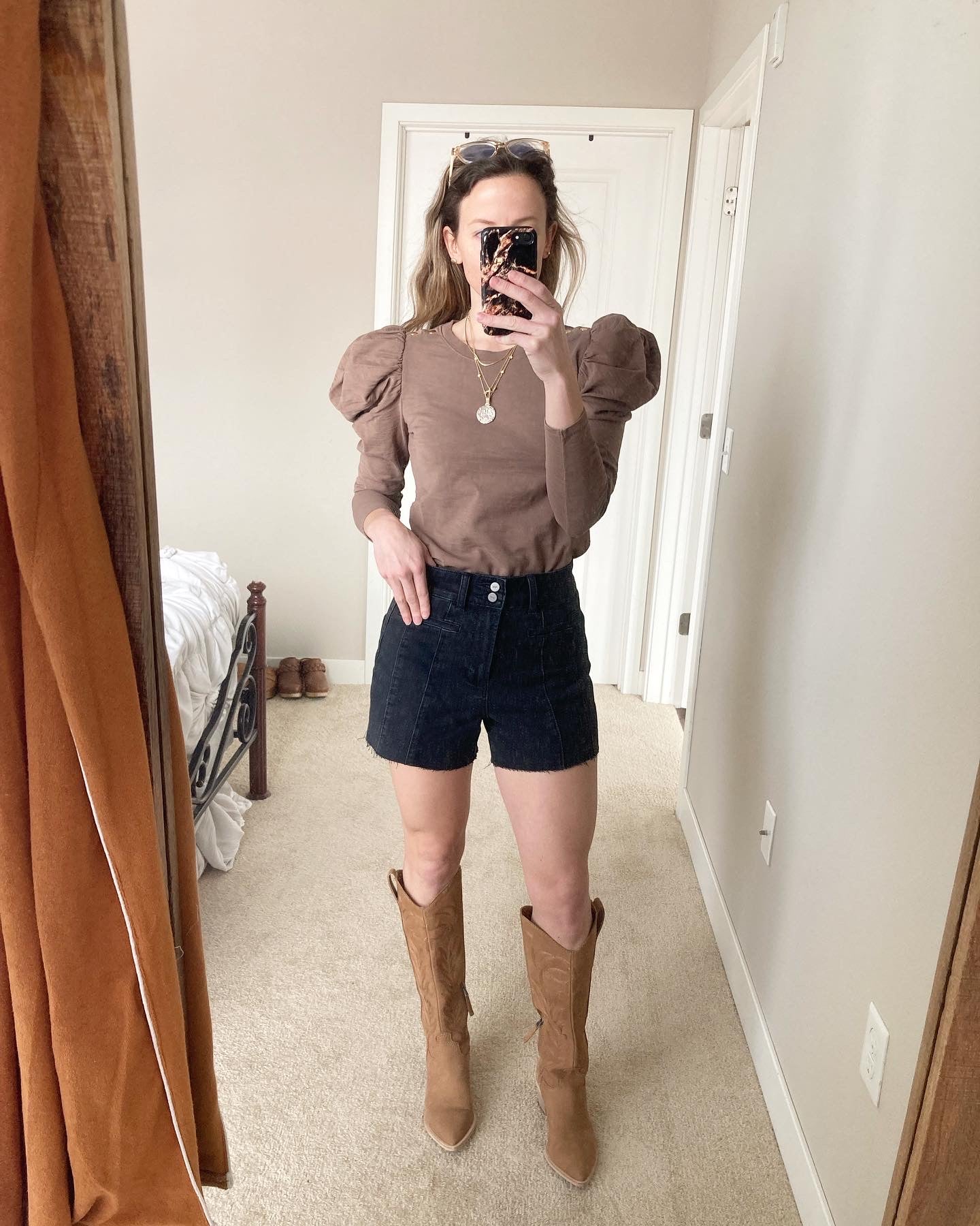 Dani vintage seamed shorts with raw hem in night cloud