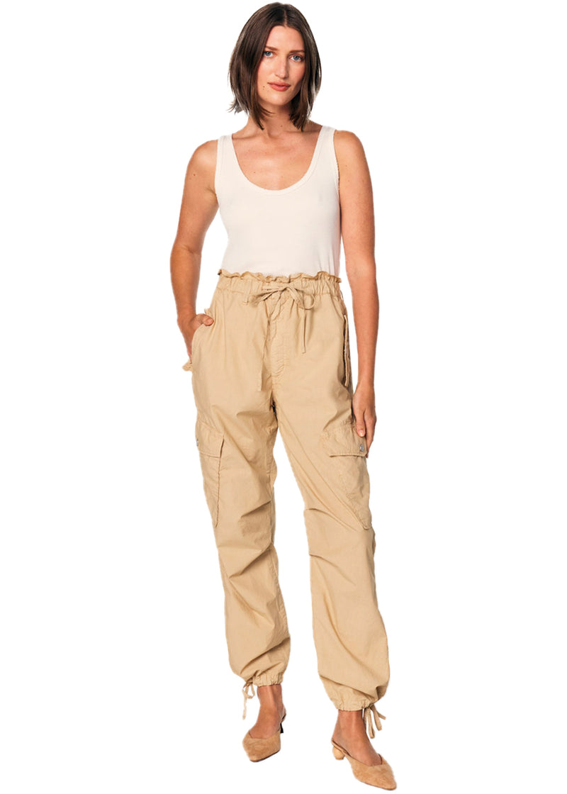 Parachute pants in oatmilk