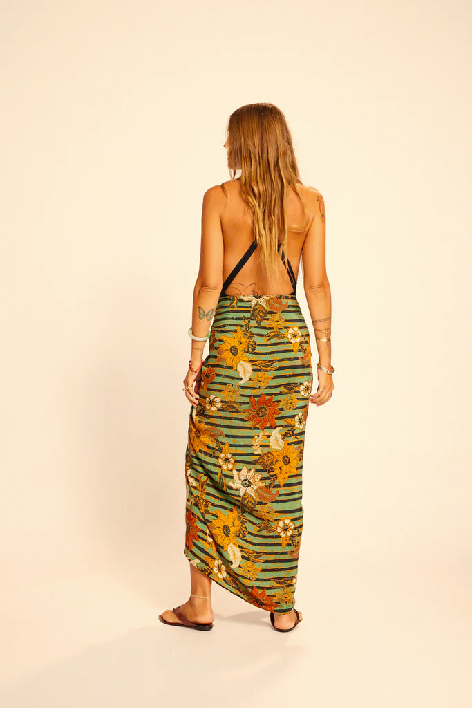 Sarong in sunflower stripe moss green