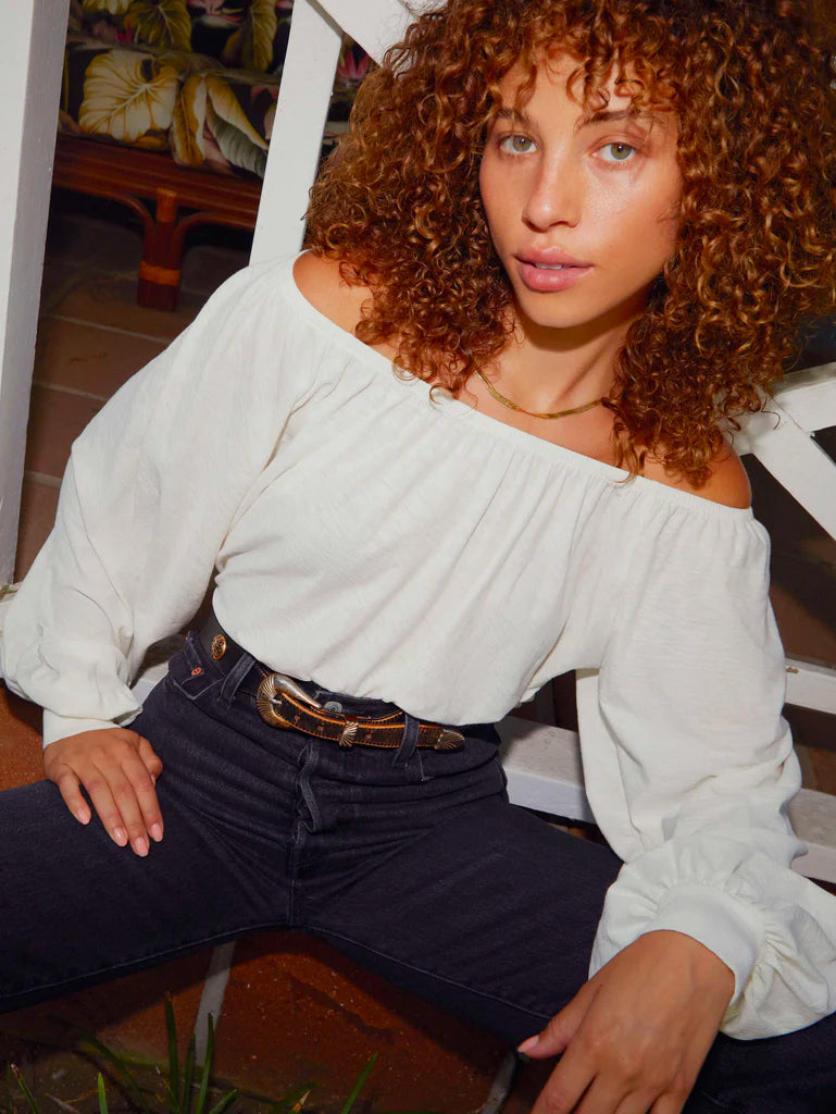 Sloane elastic neck tee in off white