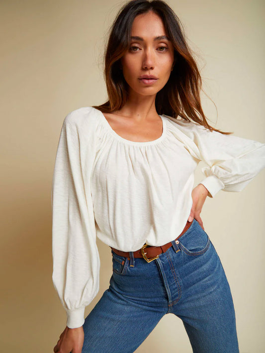 Sloane elastic neck tee in off white