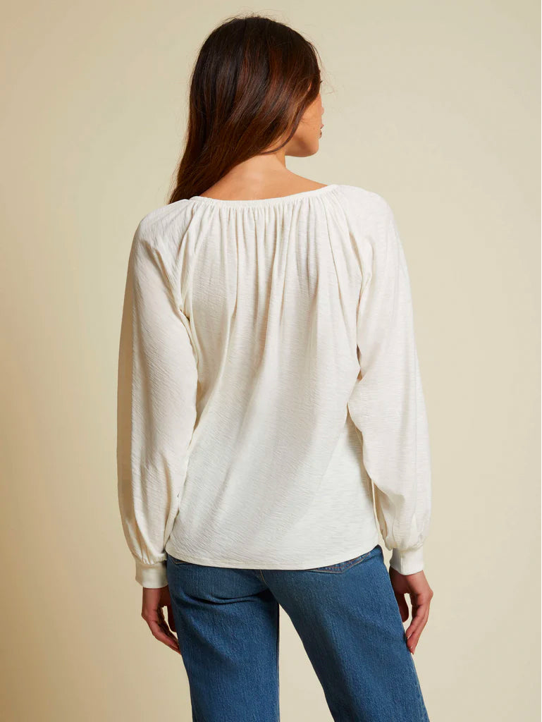 Sloane elastic neck tee in off white